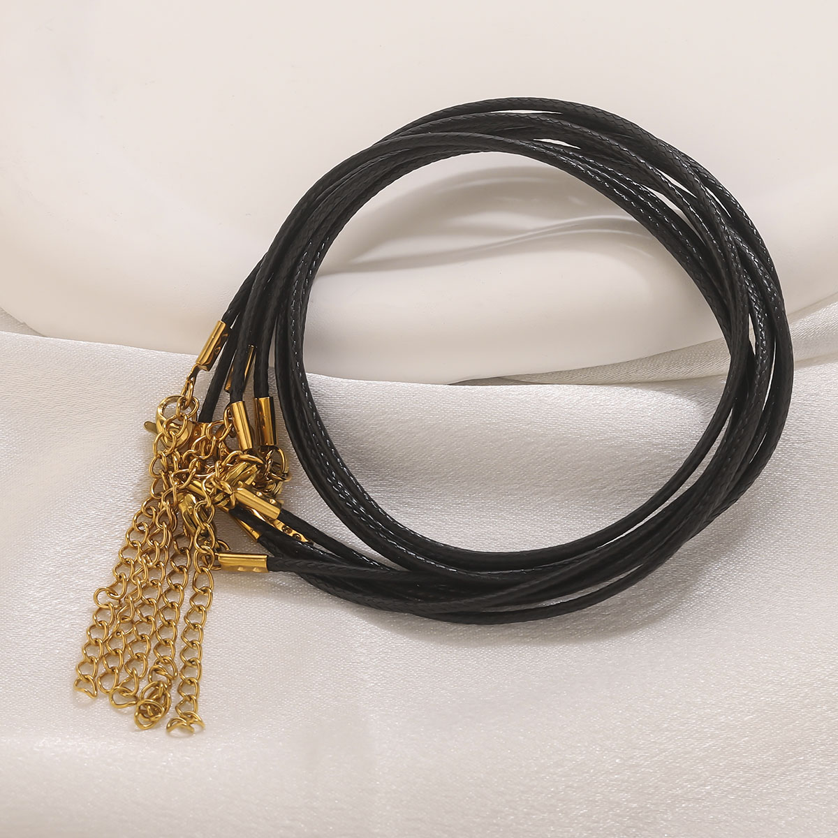 Collana con cordoncino in pell - Patent Leather Shine recensione e prezzo