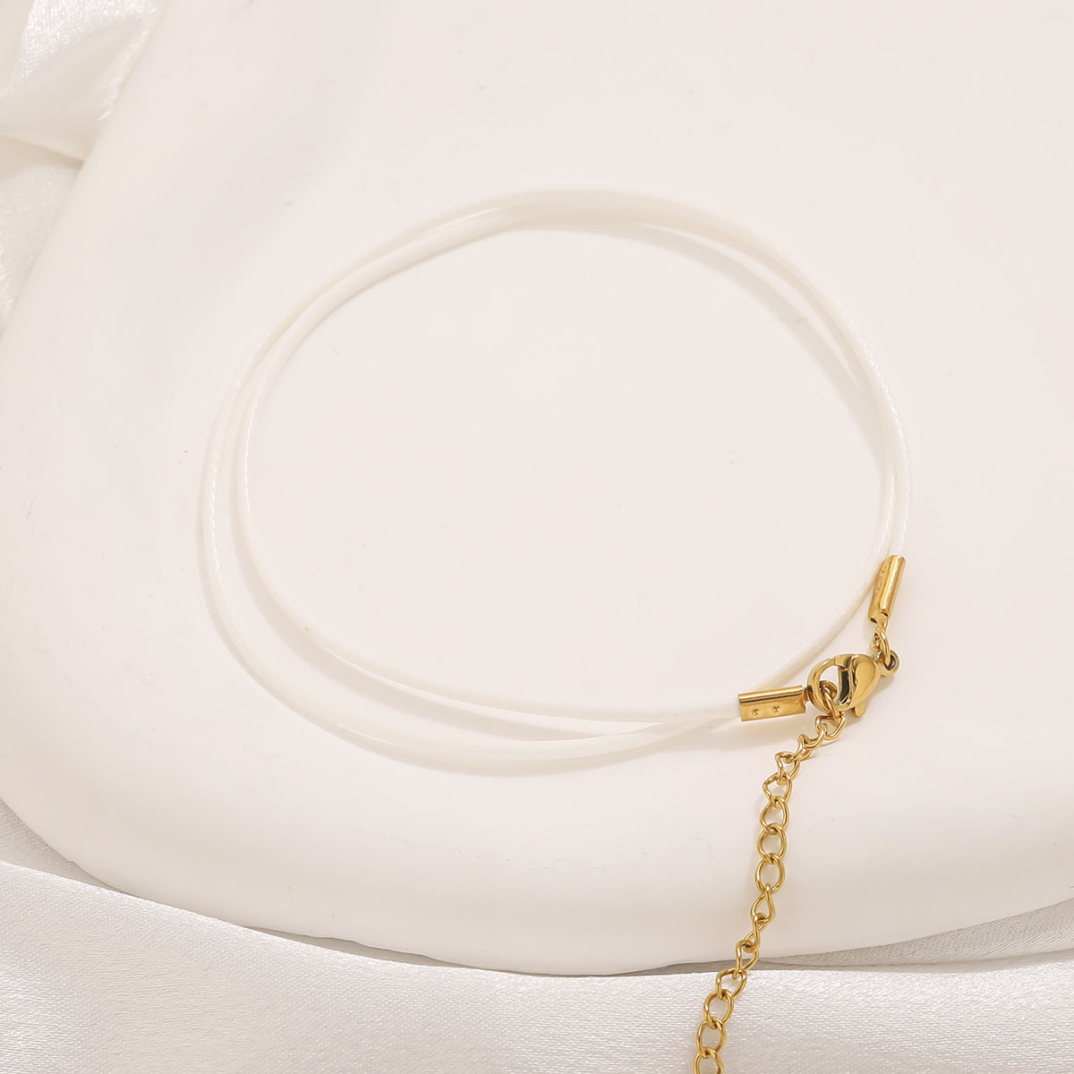 Collana con cordoncino in pell - Patent Leather Shine recensione e prezzo