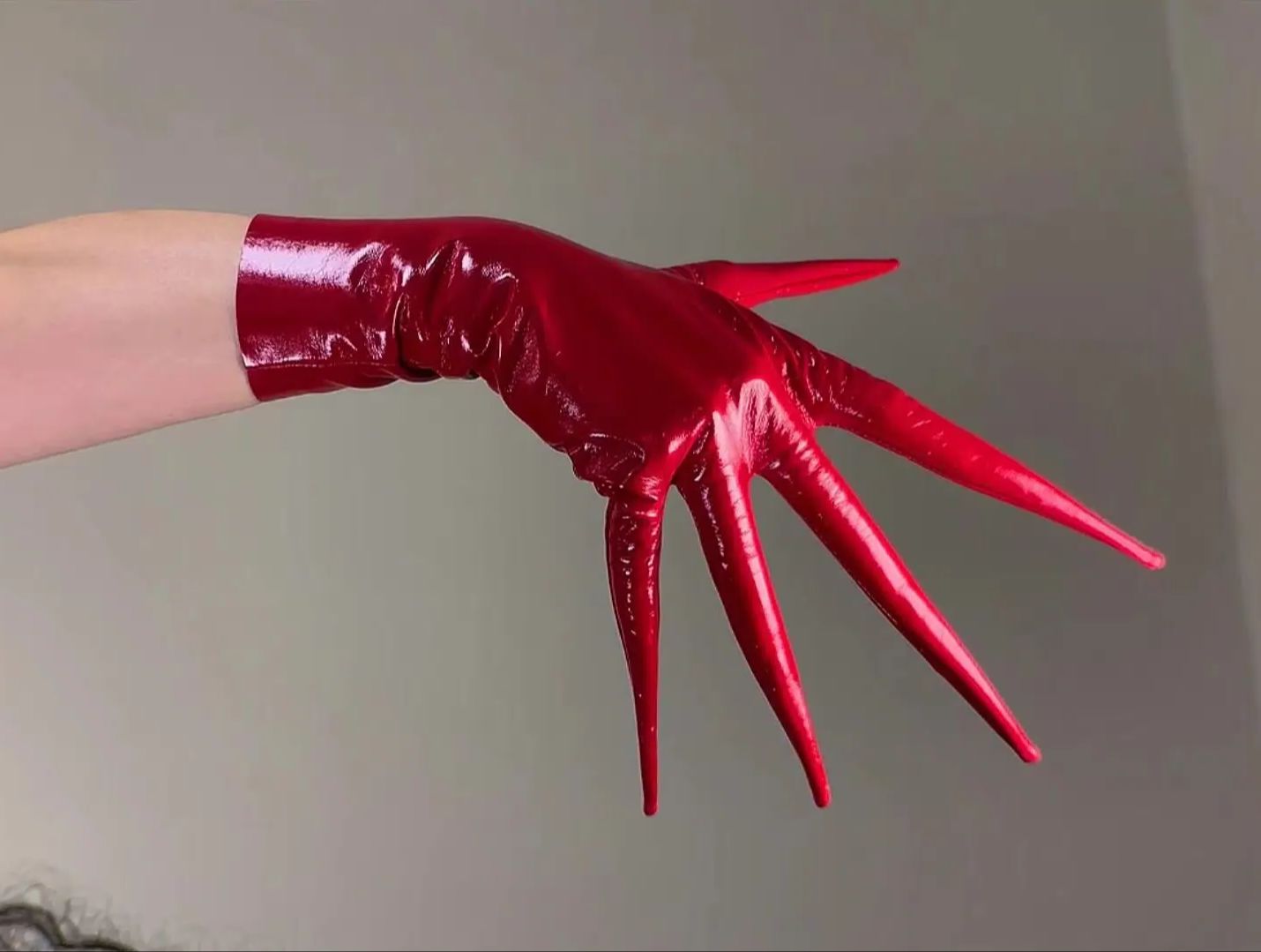 Guanti CLAW Red Shine DITA PUN - Patent Leather Shine recensione e prezzo