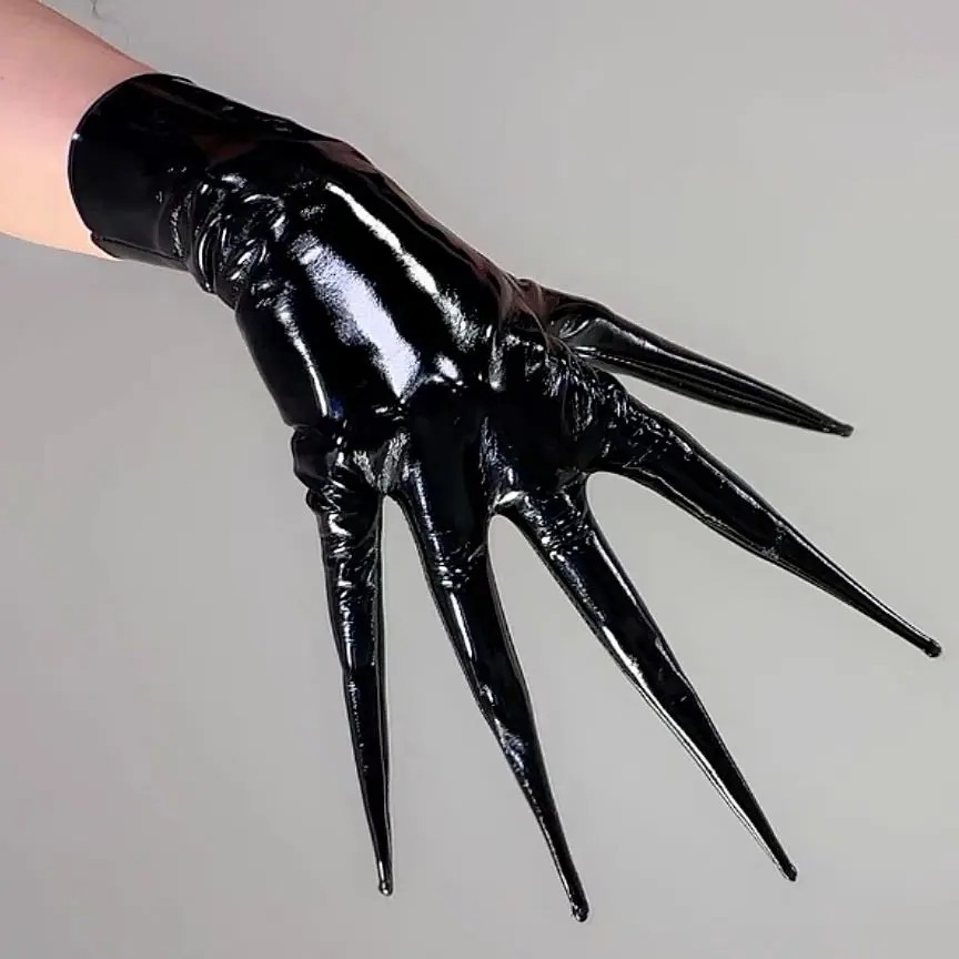 Guanti Neri Lucidi a Artiglio  - Patent Leather Shine recensione e prezzo
